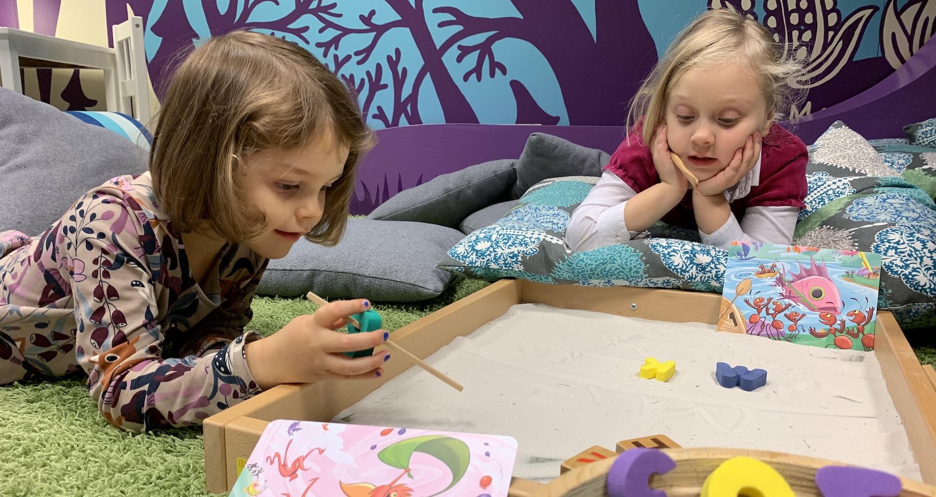 Preschoolers learning through guided play in a FinlandWay classroom