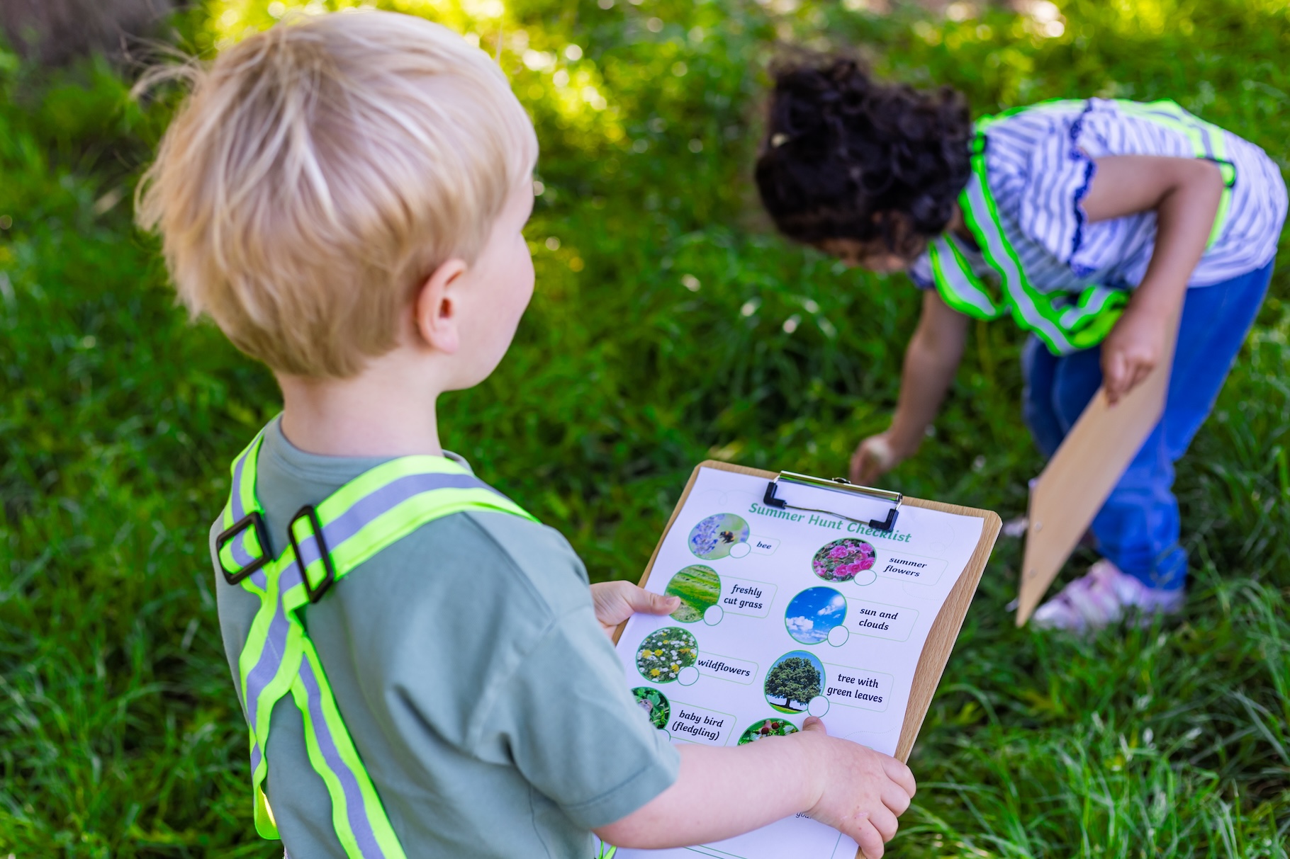 Preschoolers learning sustainability through outdoor curriculum
